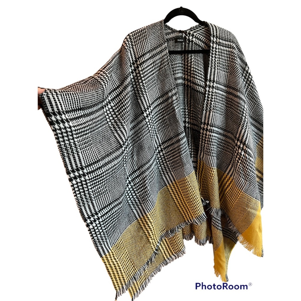 Modena Poncho - Picture 3 of 4